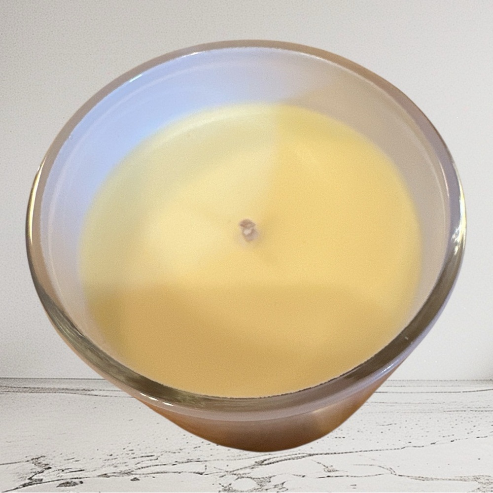 Kendra Scott Purple Amethyst Crystal 8 oz Candle - NWT - Picture 3 of 3
